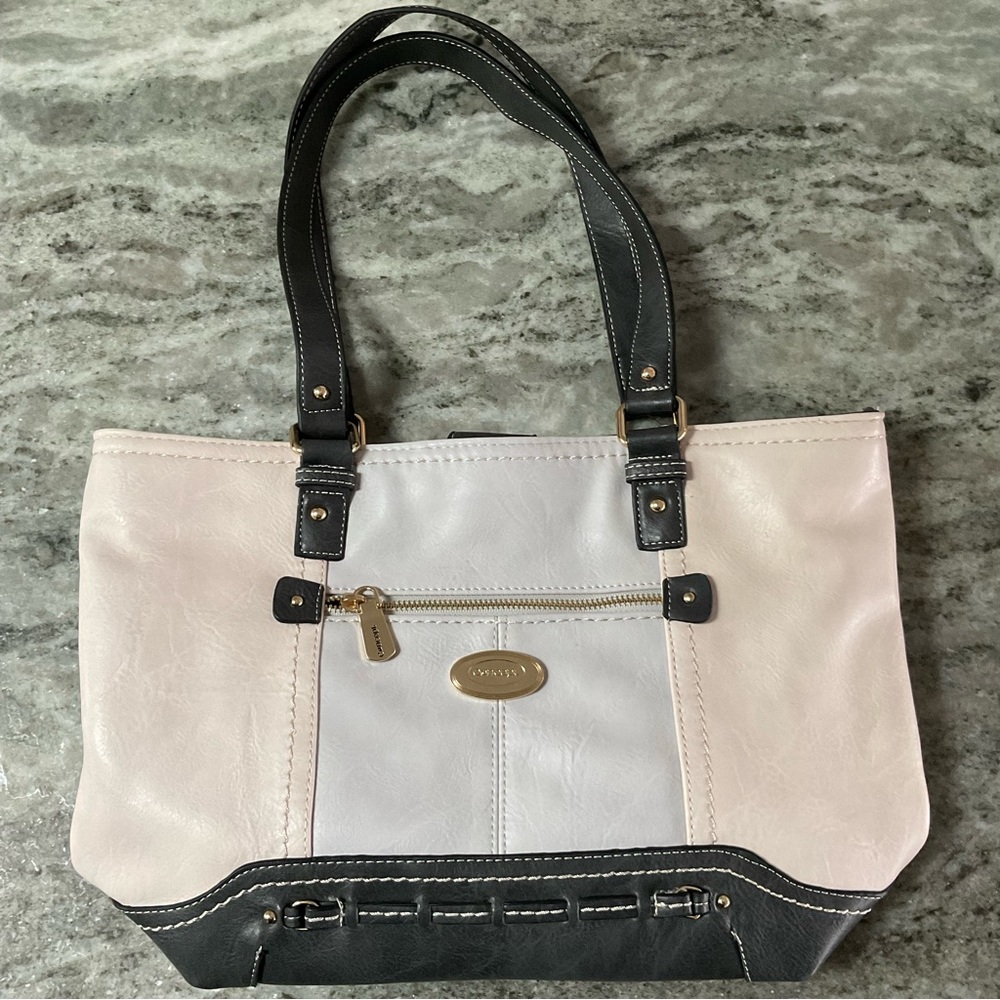 Concept purse with power bank charger inside.